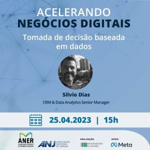 Card em azul apresenta palestra de Silvio Dias sobre tomada de decisão baseada em dados para o Acelerando negócios Digitais
