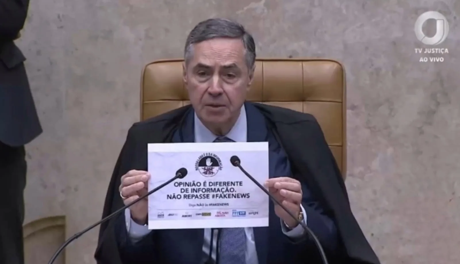 Ministro Luis Barroso cita campanha Aner contra desinformação e fake news em sessão plenária no STF