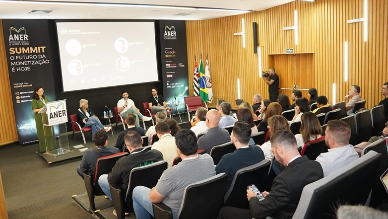 Summit Aner: estratégias urgentes para sobrevivência de empresas jornalísticas