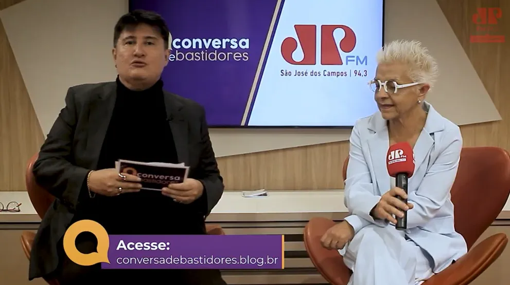 Entrevista Regina Bucco jovem pan são josé dos campos fake news mentiras revistas comunicação
